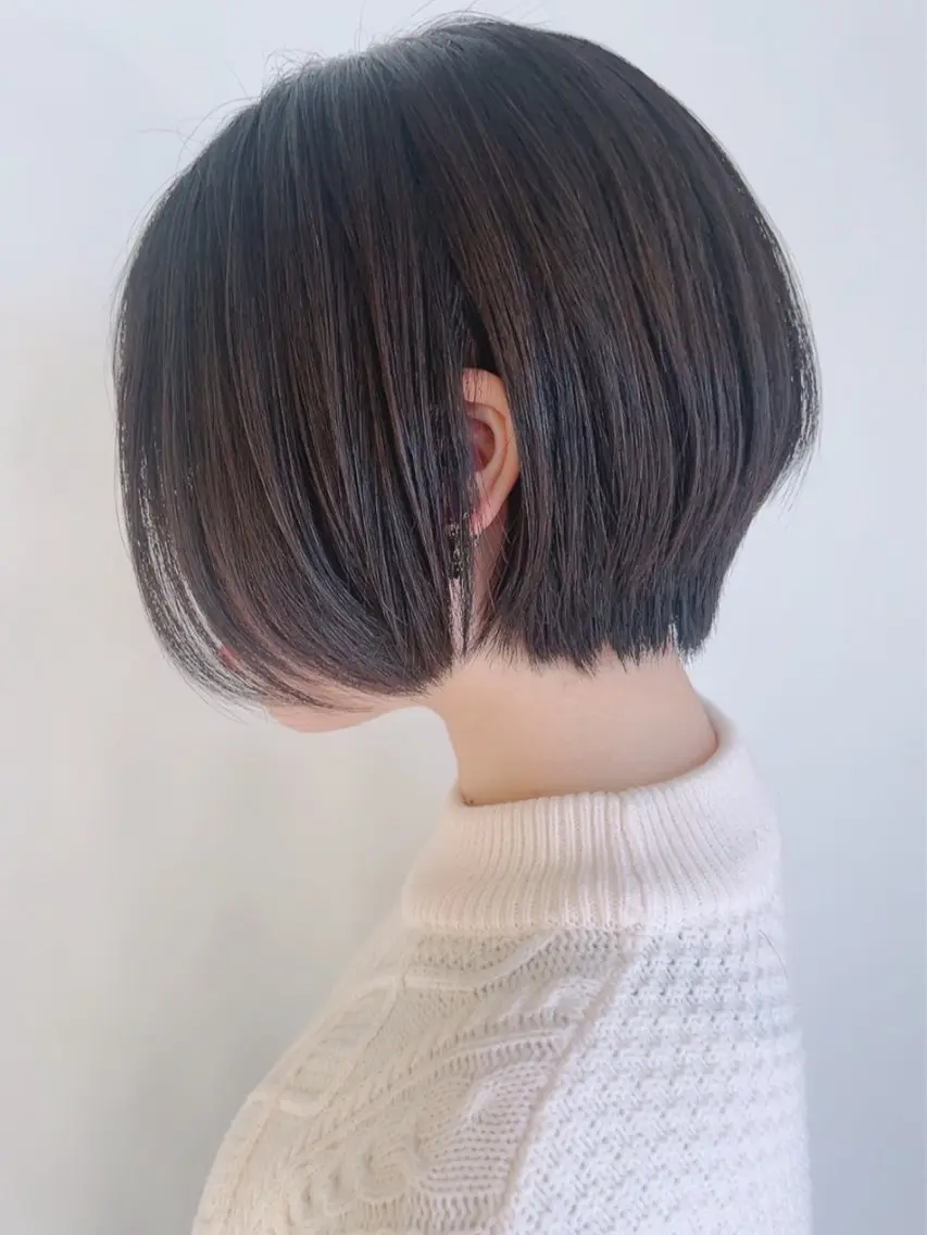 ショート 丸みショート ショートヘア 松岡彩華 ボブ /グレージュのヘアスタイル