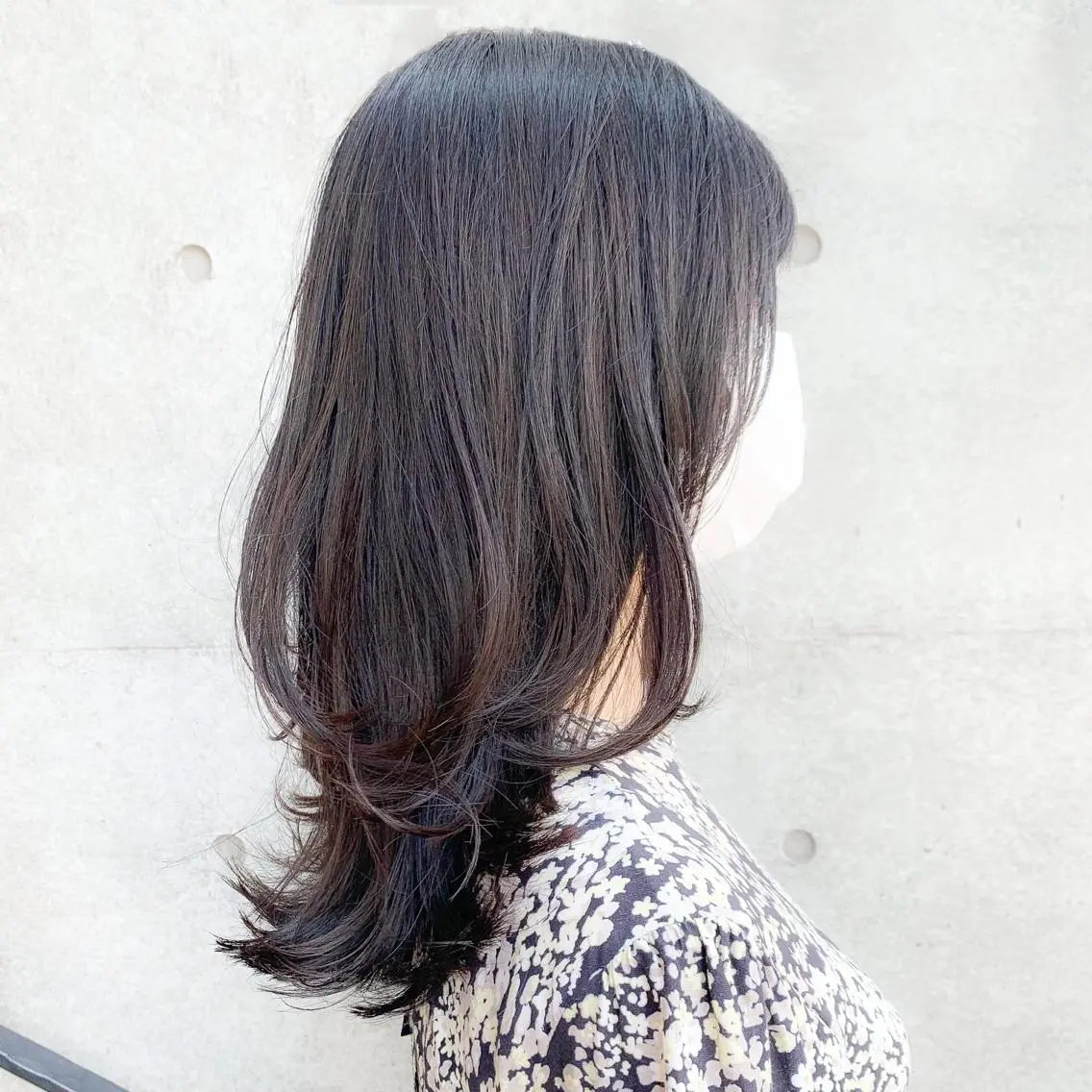 セミロング カラー レイヤーカット カット ヘアカラー 伊良波 香里のヘアスタイル