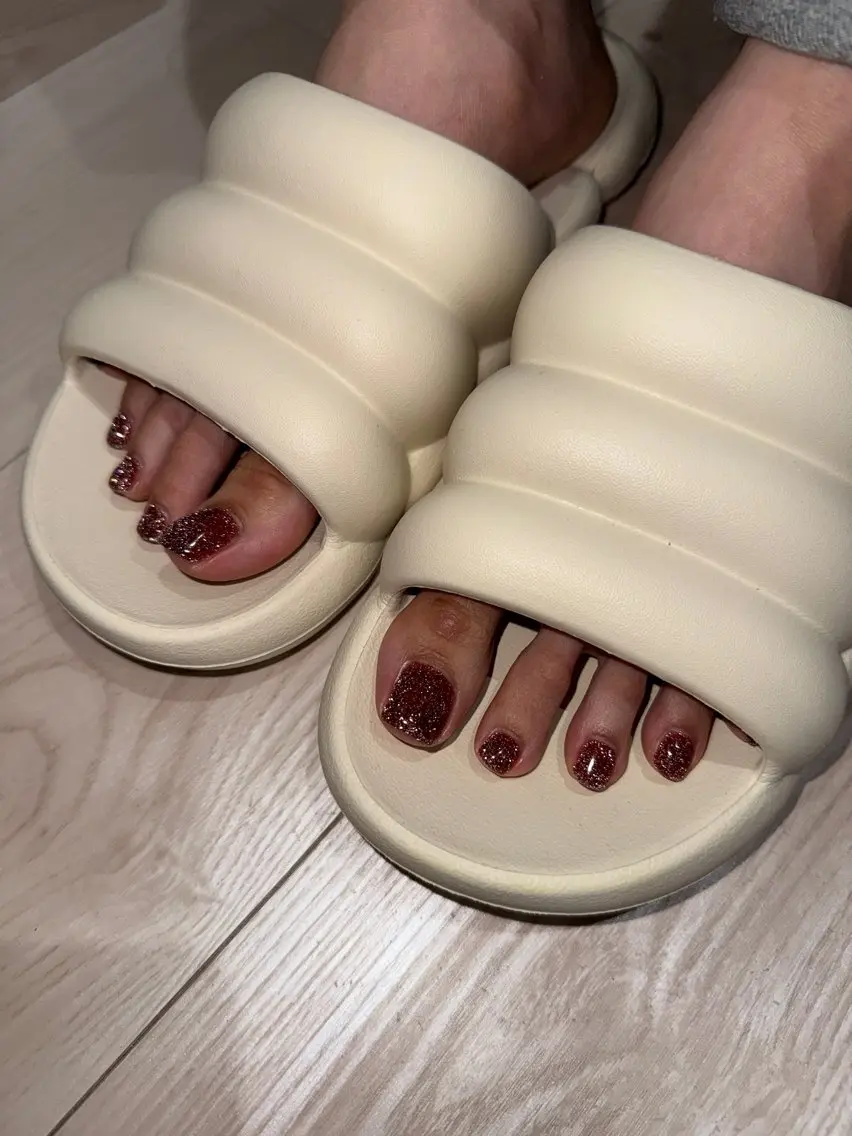 オフ込みワンカラー/ラメグラ✨👣の写真