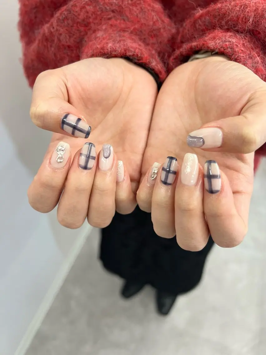 ネイル フレンチネイル ジェルネイル マグネットネイル ネイビー ニュアンスネイル ハンドネイル ハンドケア Bana_ Nailのネイルデザイン