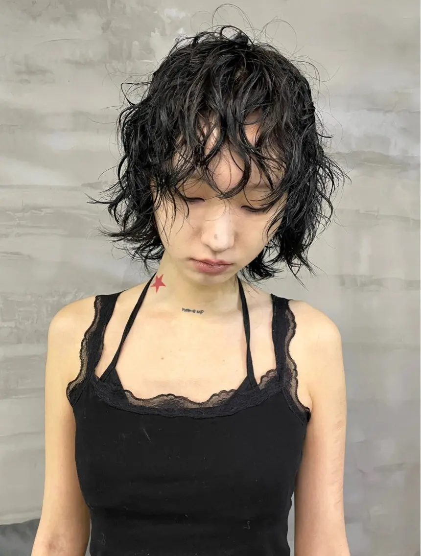 ショート パーマ カット パーマ トリートメント デザインカラー⭐︎★ 🐆hyo🐆のヘアスタイル