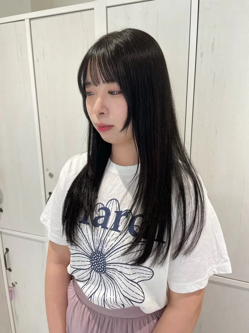 ロング ヘアアレンジ 顔まわりレイヤー 顔周りカット レイヤーカット 🌟当日予約OK🌟 西野楓加のヘアスタイル
