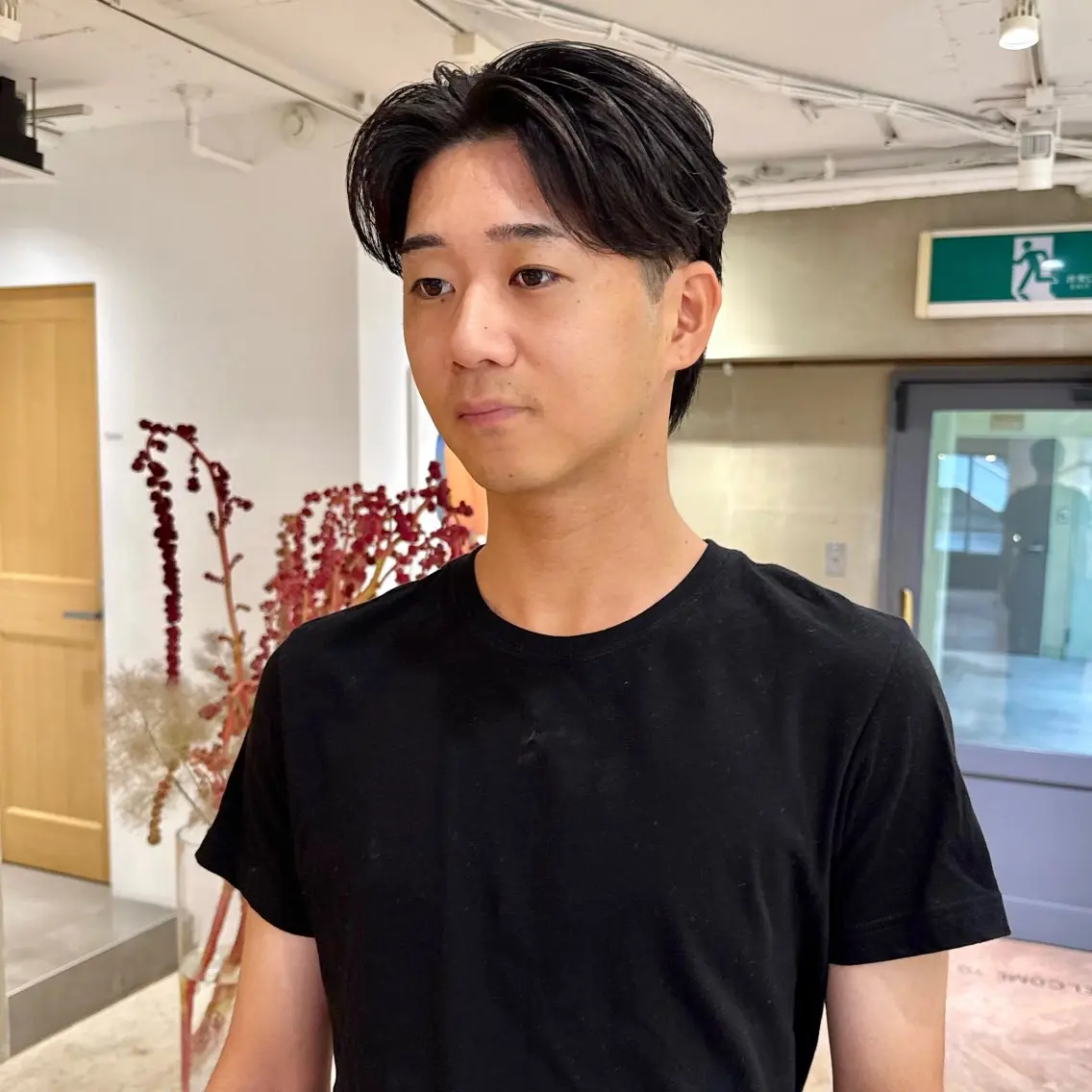 ショート メンズ センターパート ダウンパーマ フェザーパーマ メンズパーマ スパイキーショート カット ニュアンスパーマ 田形清流のヘアスタイル