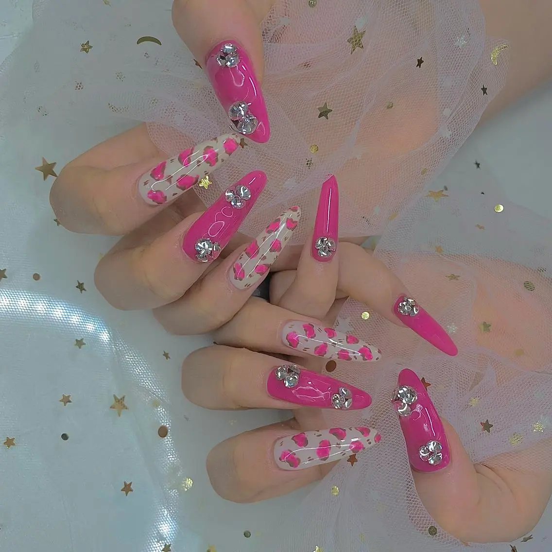 ネイル I-nailロング /ワンホン/キラキラのネイルデザイン