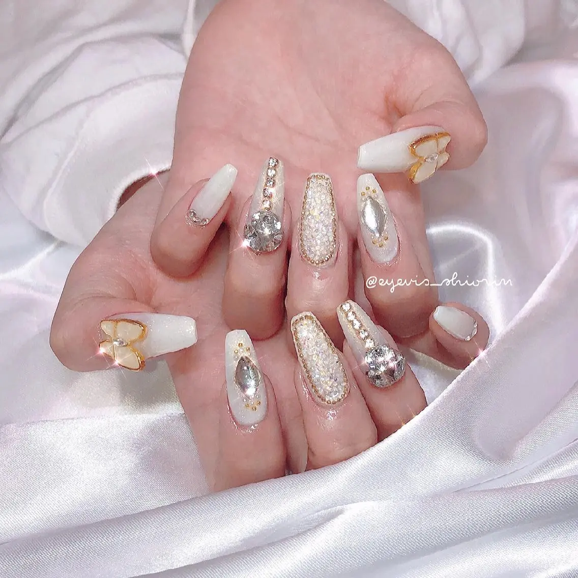 ネイル ROWnail Shioneのネイルデザイン