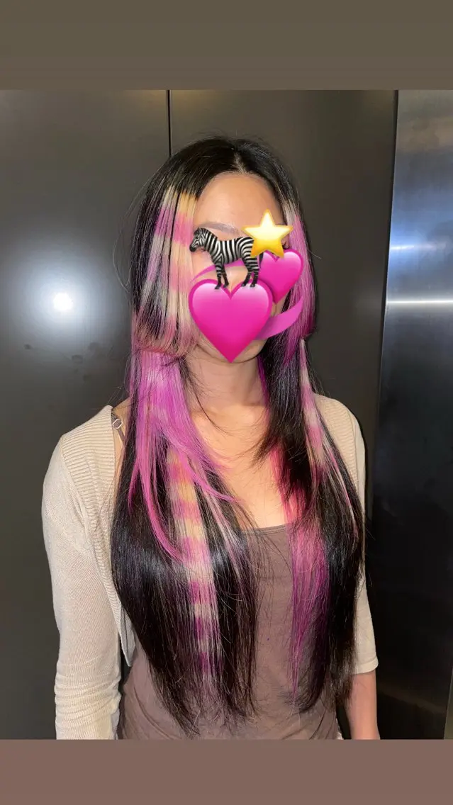 ロング ヘアカラー カワハラ イチカのヘアスタイル