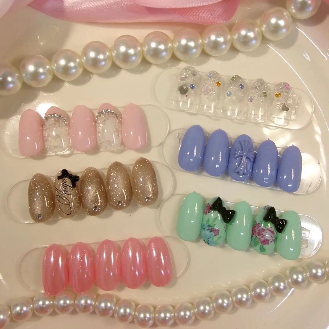 【ジェルオフ有り】✦𝓳𝓾𝓷𝓮 𝓯𝓲𝔁𝓮𝓭 𝓭𝓮𝓼𝓲𝓰𝓷┈┈┈┈・✦左側の写真