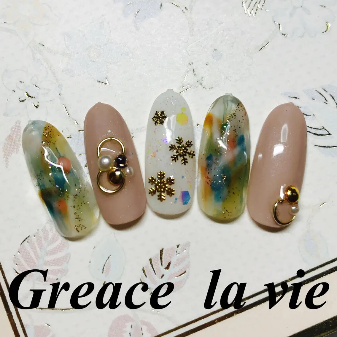 ロング カラー パーマ ヘアアレンジ キッズ ネイル マツエク・マツパ ニュアンスネイル ニュアンスパーマ Greace  la vieのネイルデザイン