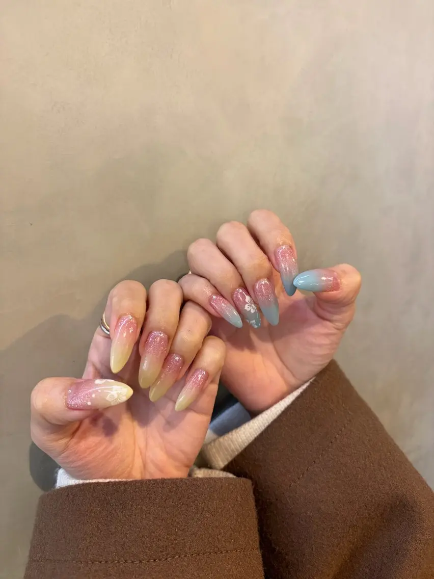 セミロング akari原宿 プライベートサロンのネイルデザイン
