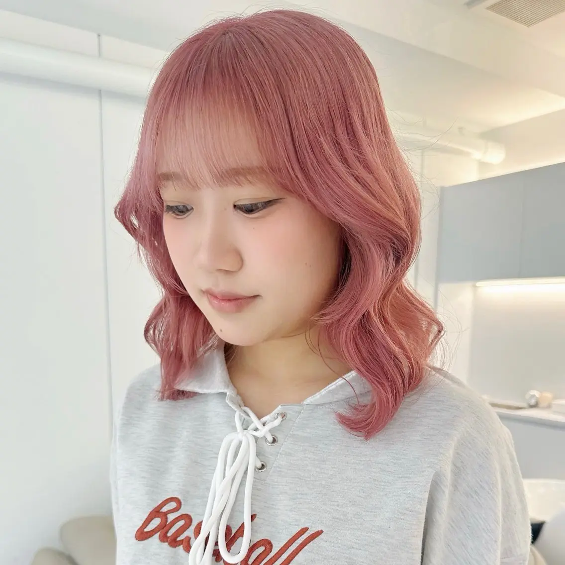 ミディアム カラー ブリーチ ヘアカラー 上品モテハイトーン chiakiのヘアスタイル