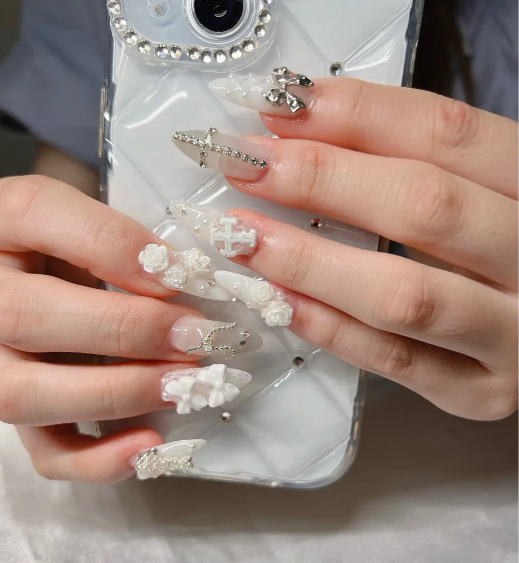 ネイル 長さ出し グラデーション 卒業式 キラキラネイル マグネットネイル ハンドネイル Lee Nailsのネイルデザイン