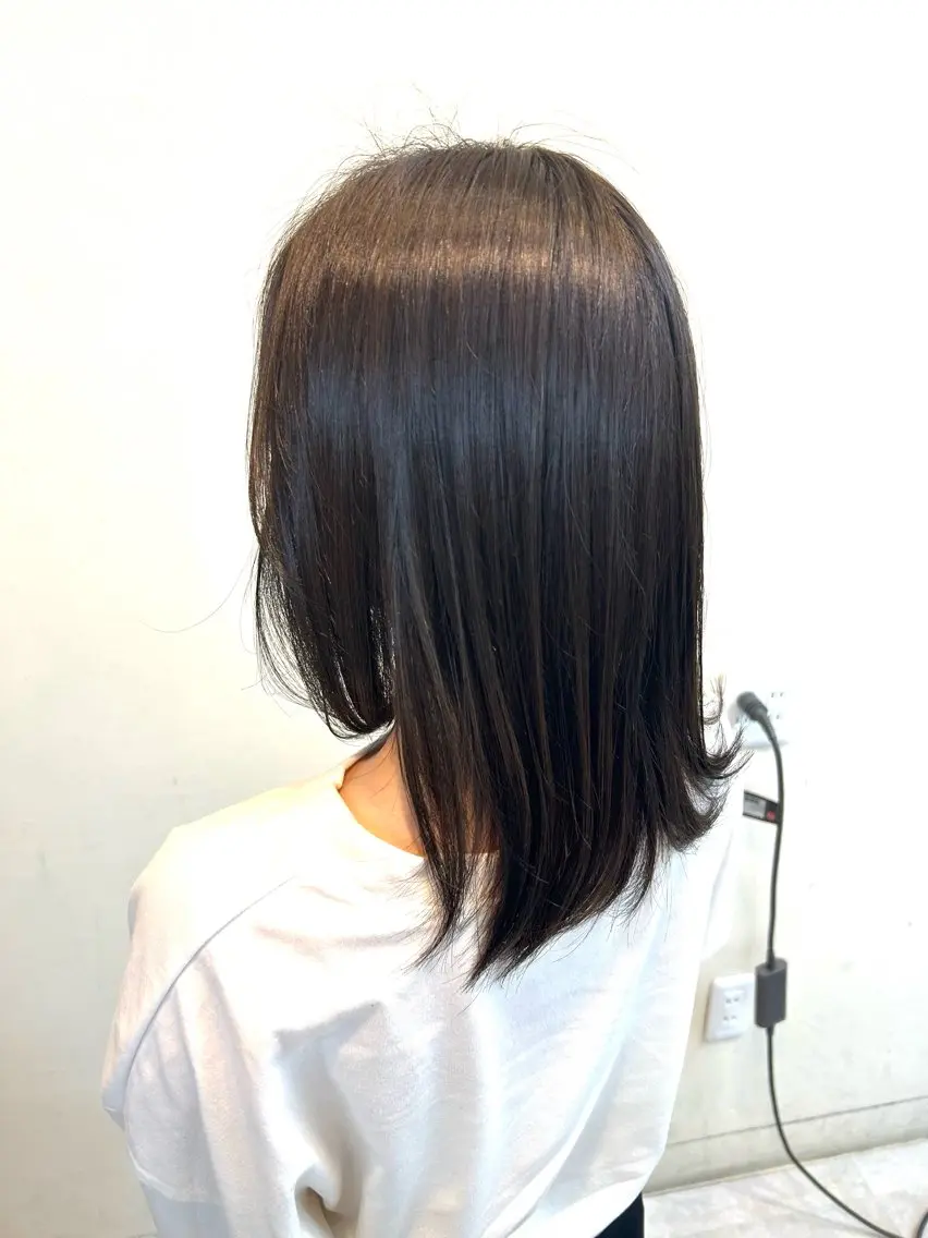 カラー グレージュ Chisato /Regolithのヘアスタイル
