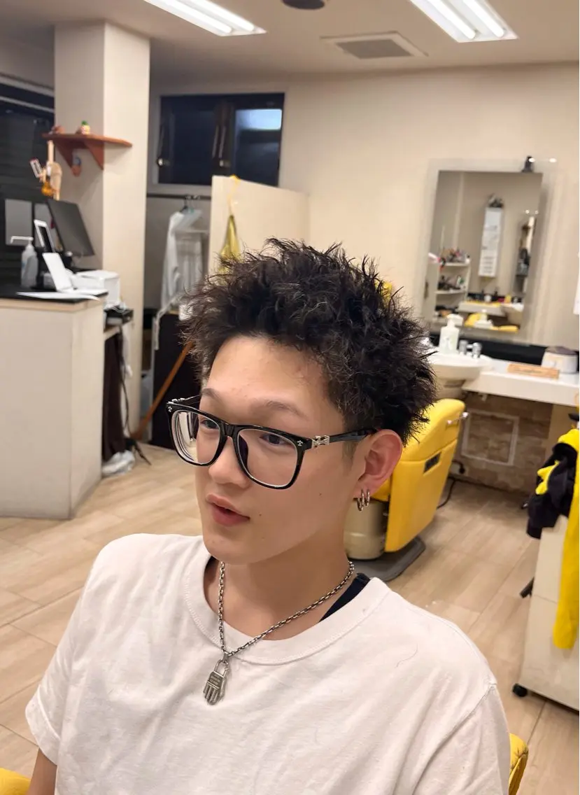 ショート ツイストパーマ ヘア ブンブンのヘアスタイル