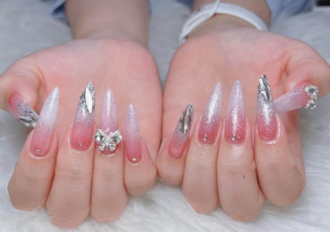 ネイル AURA NAIL🎀💅のネイルデザイン