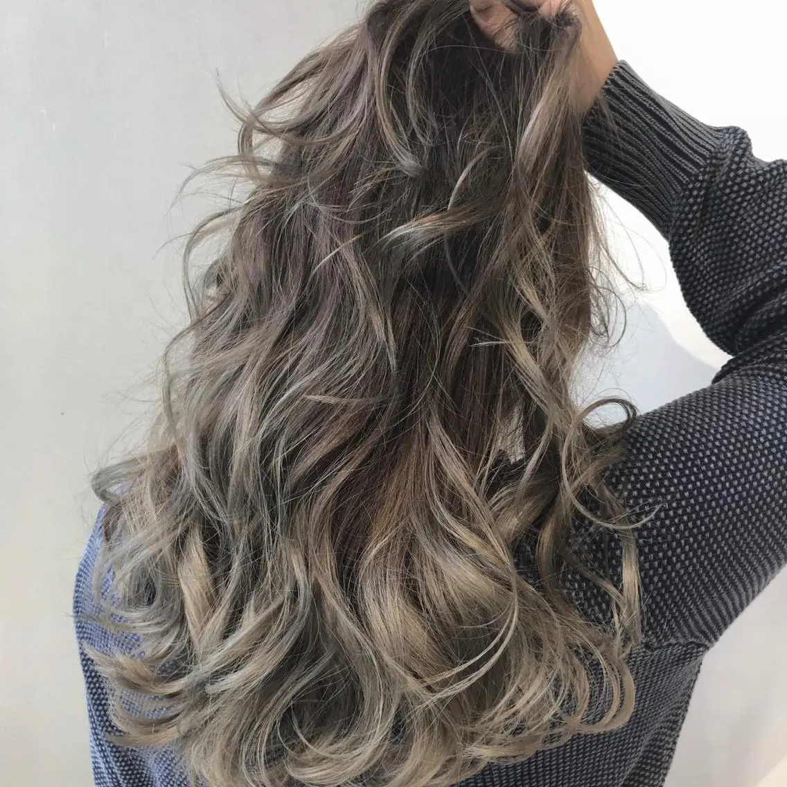 ロング カラー ヘアアレンジ 【公式】amble luxe池袋東口🩷のヘアスタイル
