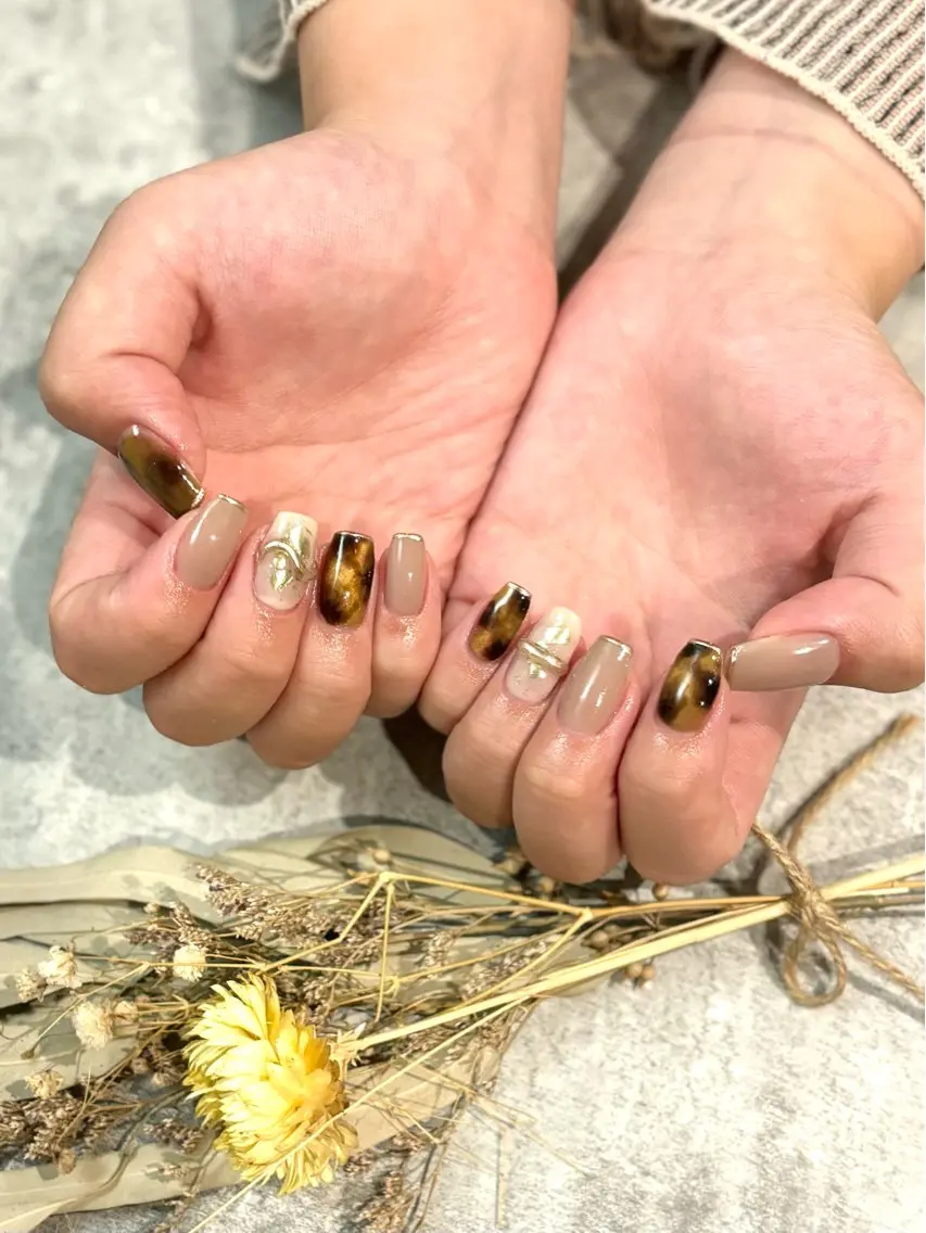 ネイル べっ甲ネイル ネイルサロン ラナレアのネイルデザイン