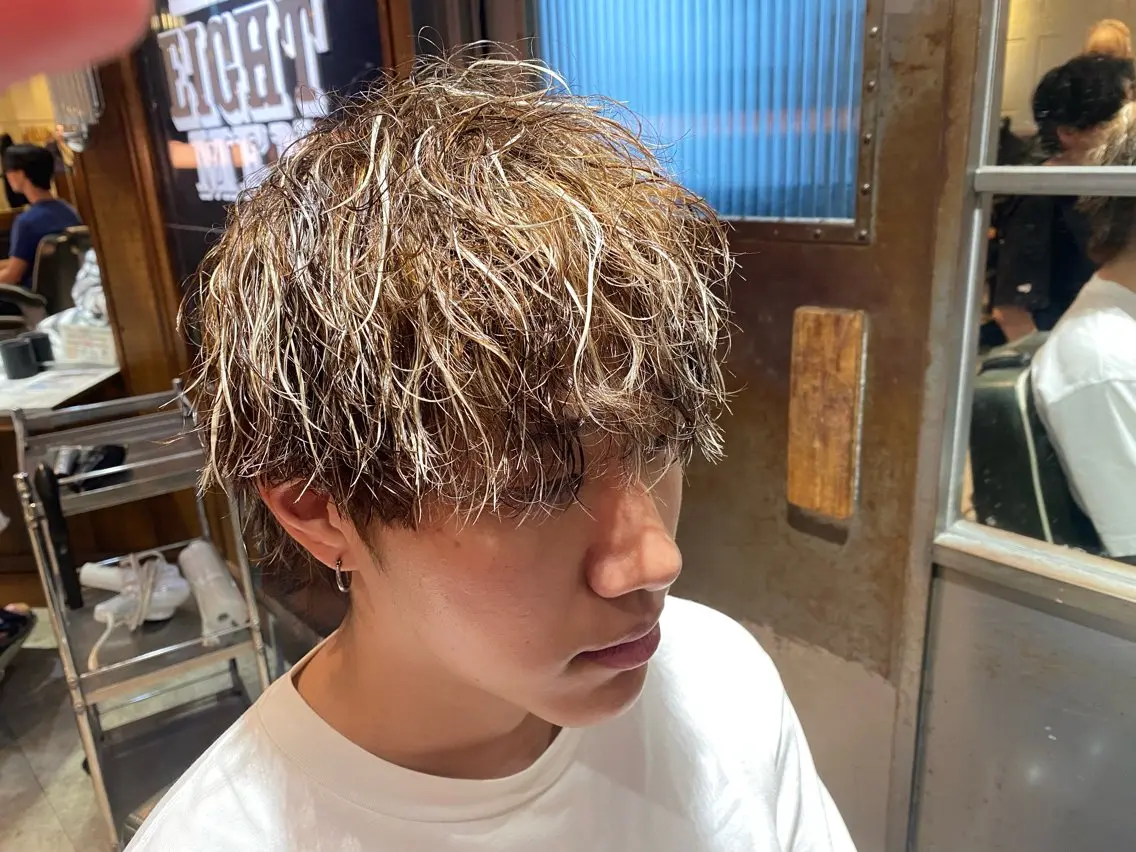 カラー メンズ メンズメッシュ メンズパーマ 波巻きパーマ メッシュ 池袋メンズ専門💣 玉造利樹のヘアスタイル