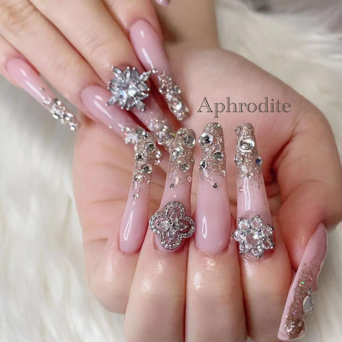 ネイル Aphrodite パラジェル認定サロンのネイルデザイン