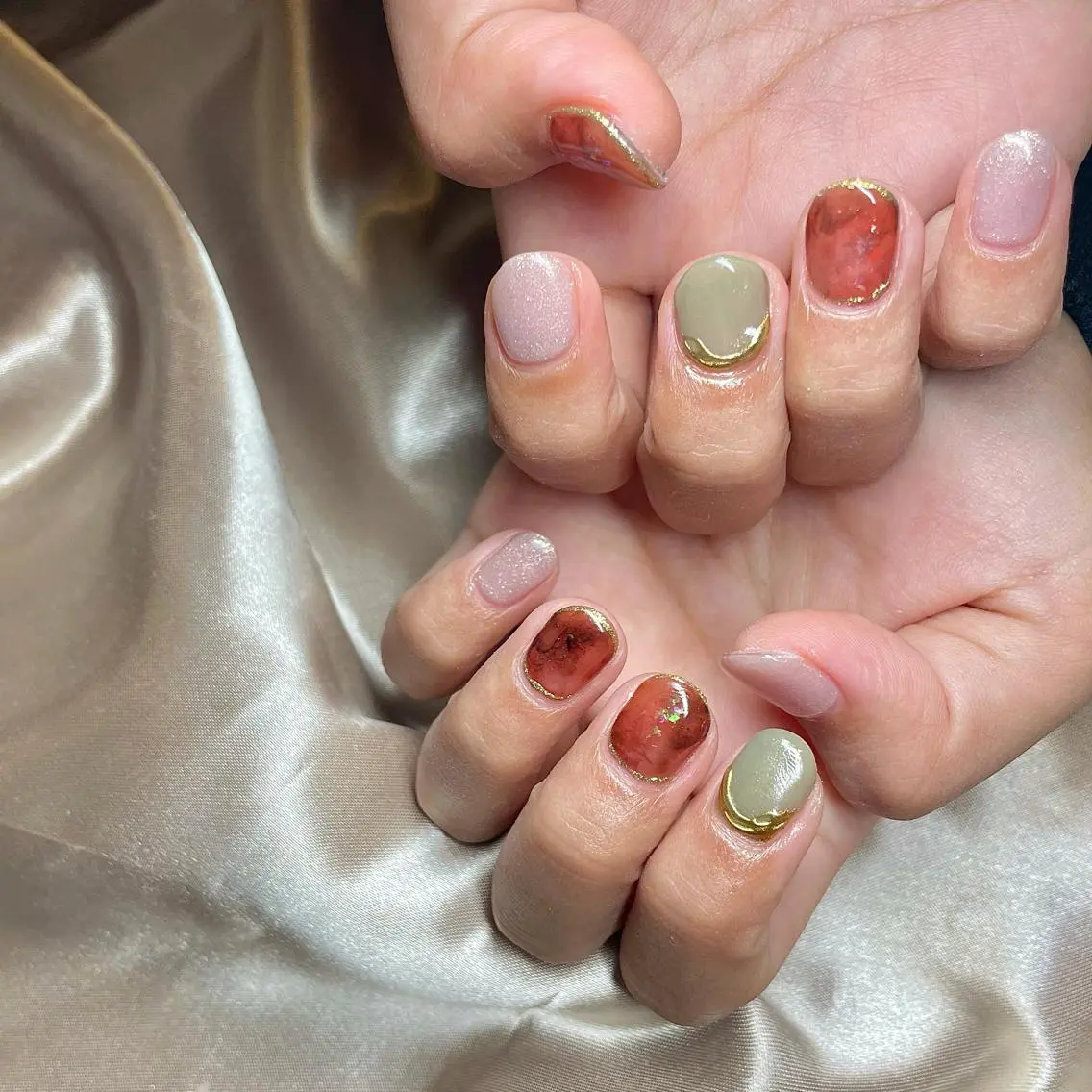 ショート カラー パーマ ヘアアレンジ メンズ キッズ ネイル マツエク・マツパ べっ甲ネイル ミラーネイル el. by Aoのネイルデザイン