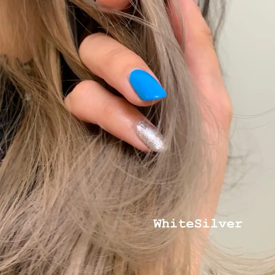 セミロング カラー ブリーチ ヘアカラー ✨カラー支持No.1 🧸ワキ カナコ🧸のヘアスタイル