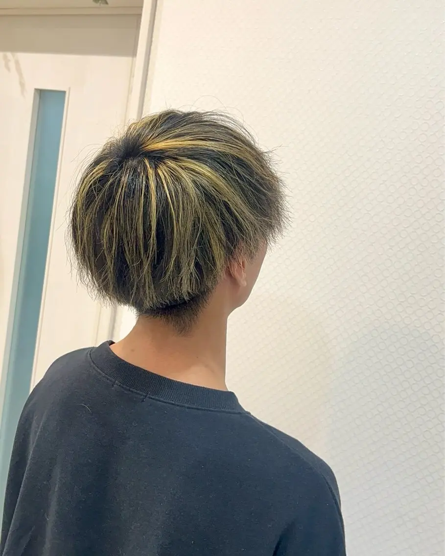 ショート カラー 抜きっぱなしブロンド ハイライトカラー ハイライト カット ヘアカラー 大竹里旺/belle /インナーカラーのヘアスタイル
