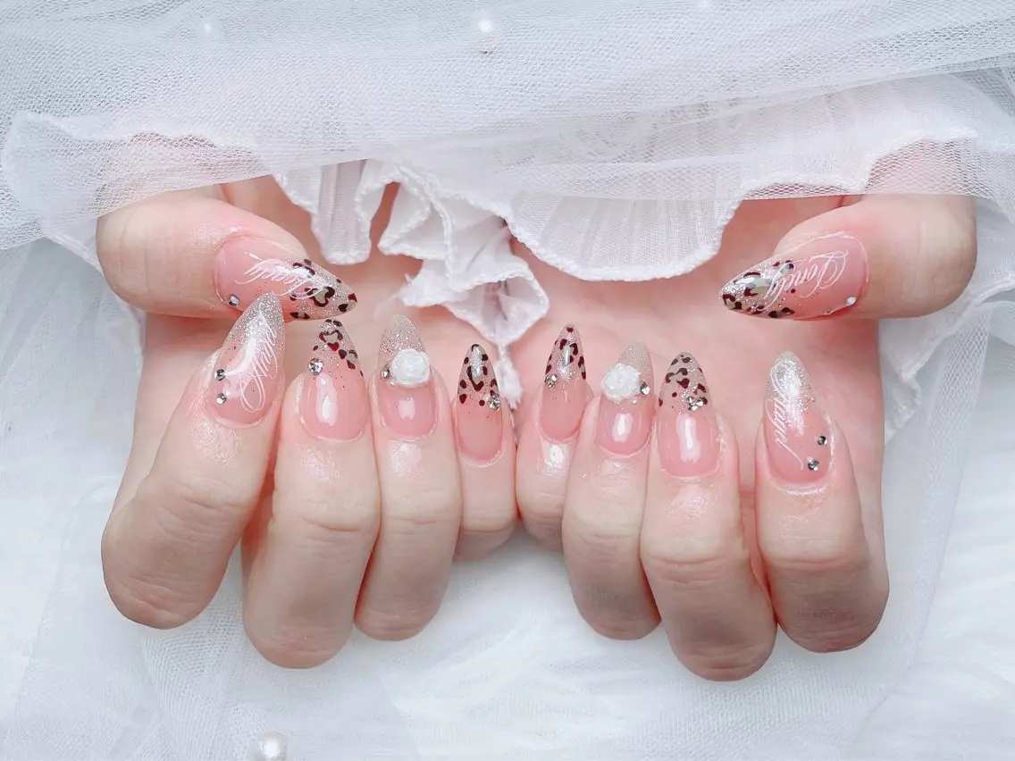 ネイル ガーリー ハート 韓国ネイル ニュアンスネイル リボン ハンドネイル Sora nail 長さ出し専門店のネイルデザイン