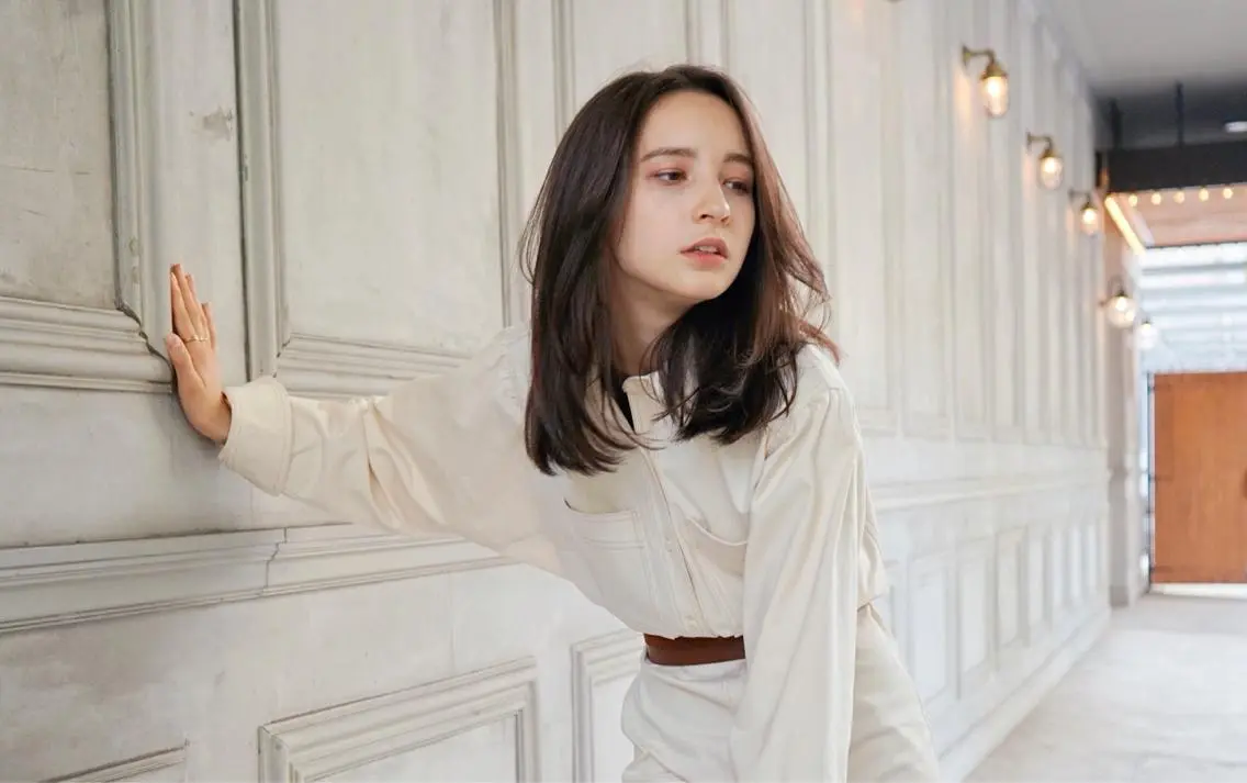 ミディアム カラー パーマ ヘアアレンジ ミディアムパーマ 丸みショート アッシュ アッシュブラウン ベージュカラー newi saLyu ネウィ　サリューのヘアスタイル