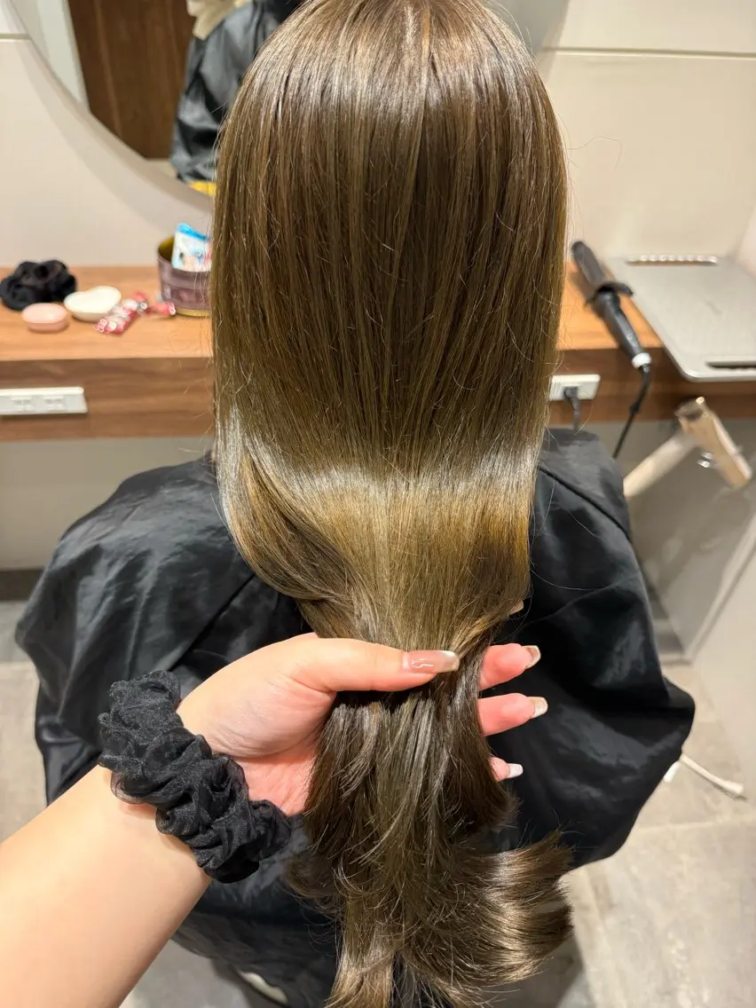 ロング ヘアカラー 濱﨑 紅葉のヘアスタイル