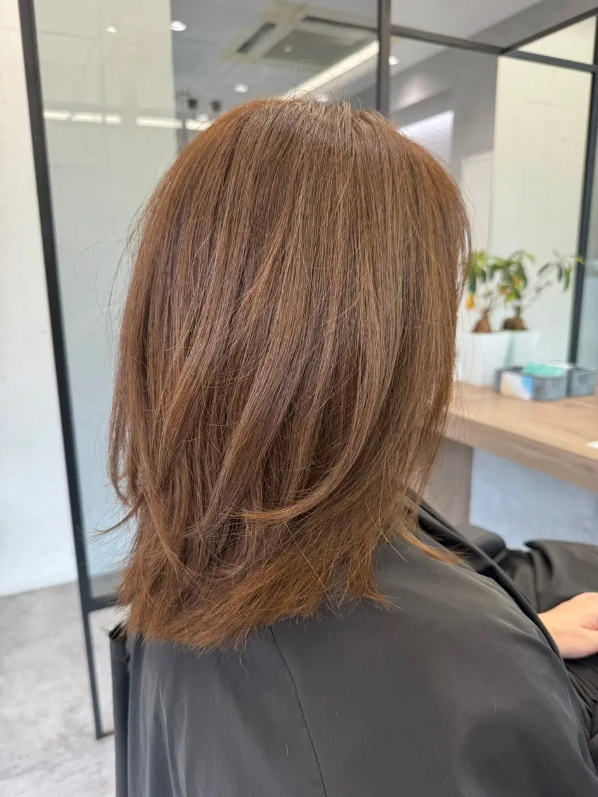 ミディアム ミディアムレイヤー レイヤーカット カット ヘアカラー 高橋 廉人のヘアスタイル