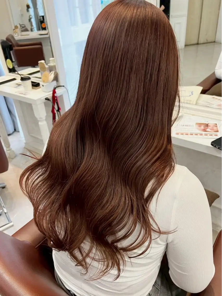 ロング カラー 森 彩夏のヘアスタイル