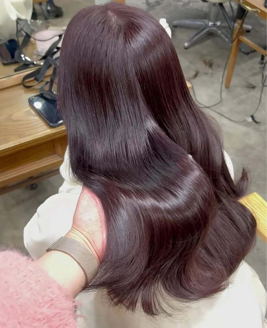ロング タマシロカリン 艶カラー/レイヤーのヘアスタイル