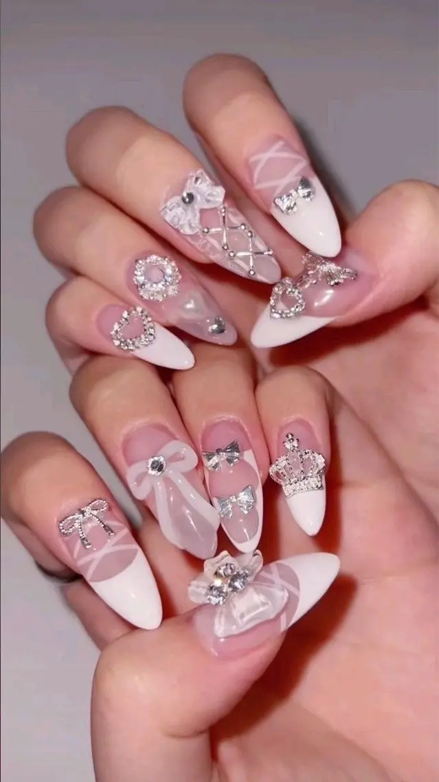 ネイル マグネットネイル ミラーネイル ピンク ネイルチップ 冬ネイル Lee Nailsのネイルデザイン