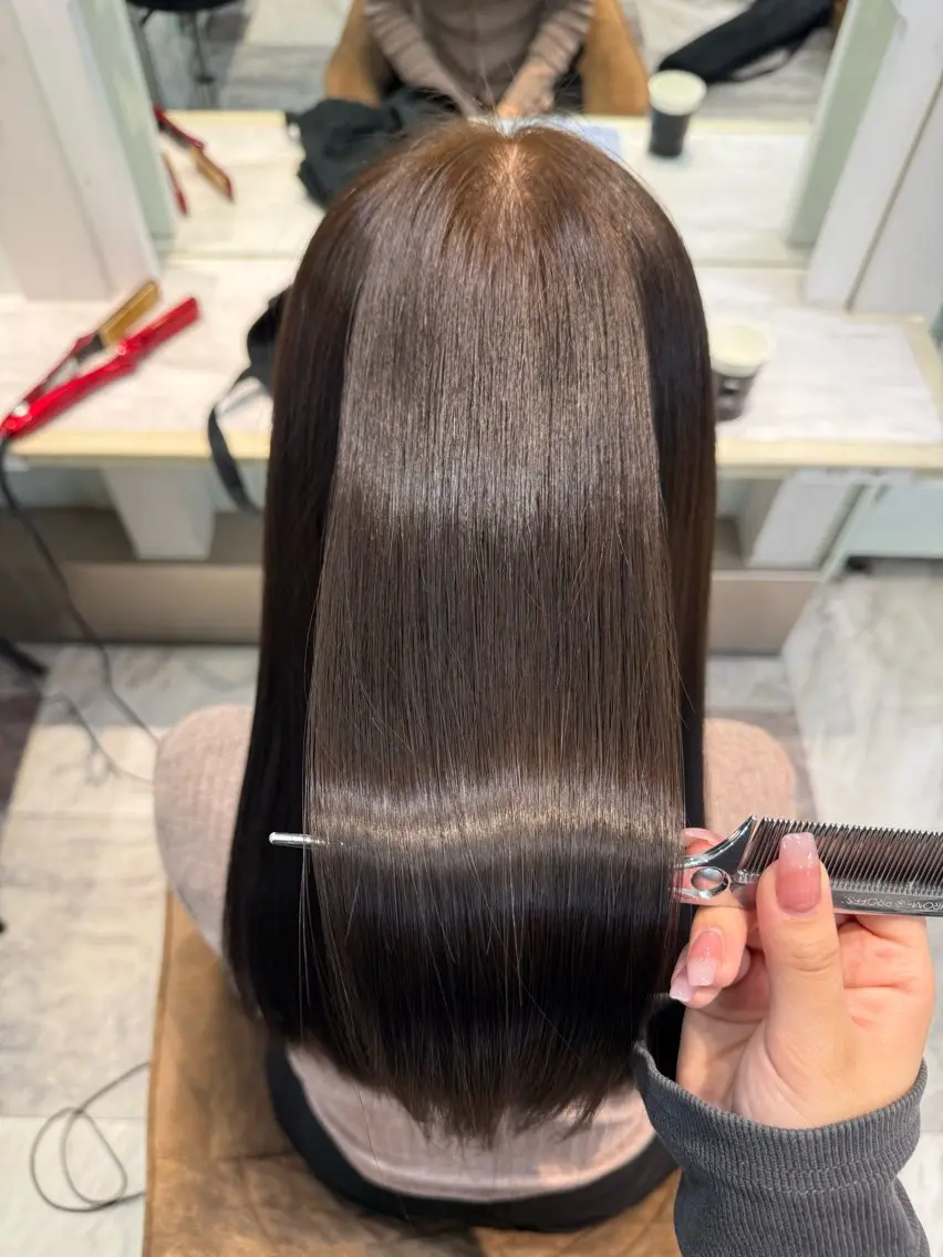 ロング ボブ ハイライト 髪質改善 トリートメント 夏目唯衣/透明感 /艶カラーのヘアスタイル