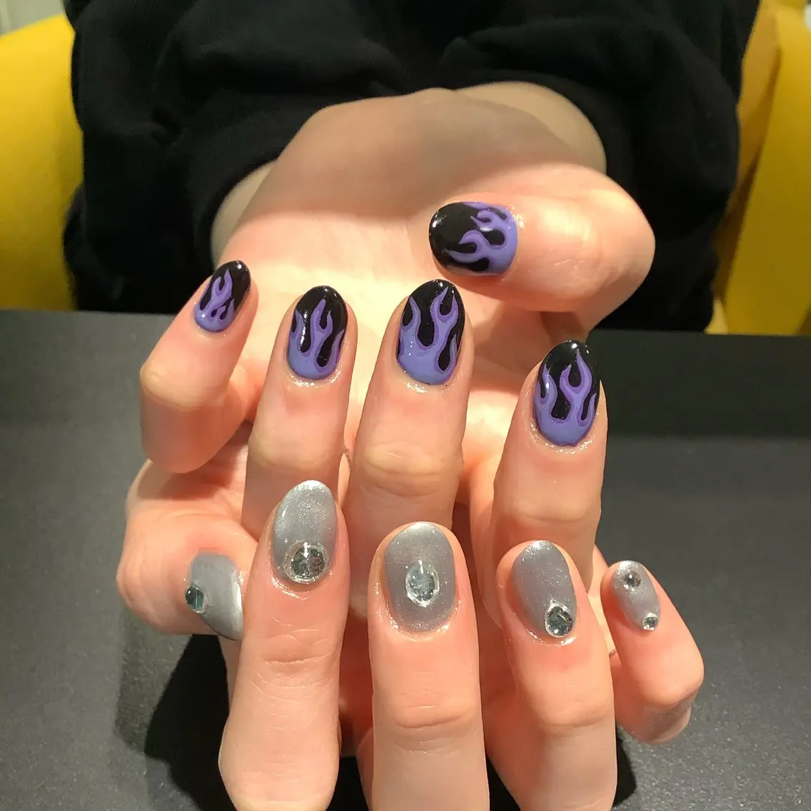 ネイル ハンドネイル ハンドケア 個性派ネイルサロン 💅🏼ターコイズのネイルデザイン