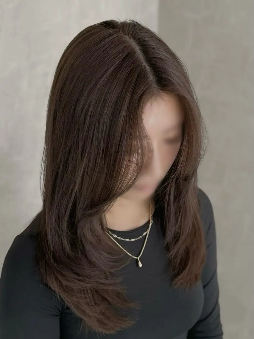 ミディアム ヘアカラー 透明感グレージュカラ ーNANAMIのヘアスタイル