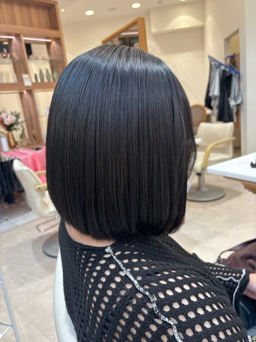 ミディアム カラー 黒髪 ブルーカラー ブルーブラック 櫻井 華のヘアスタイル