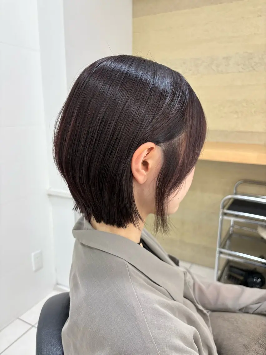 ショート カラー ボルドーカラー レイヤーカット カット ヘアカラー ayana/ 透明感カラー🫧艶感のヘアスタイル