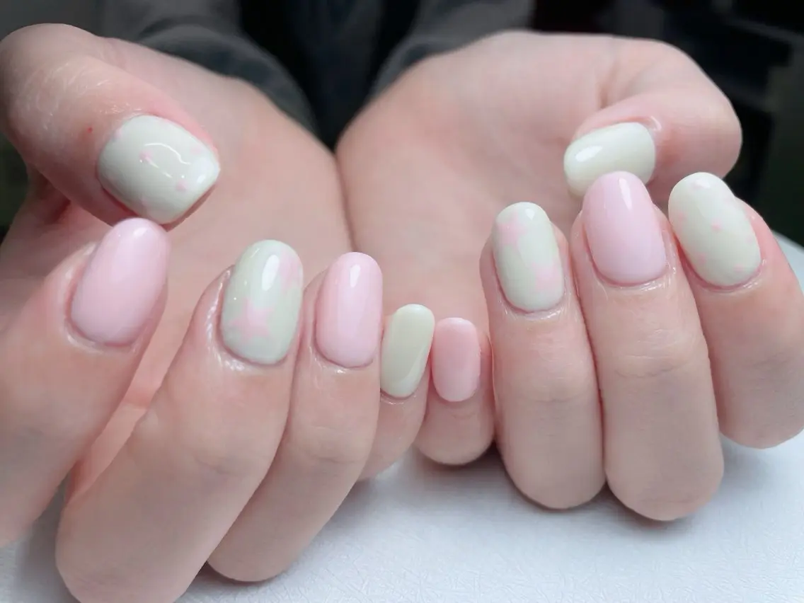 ネイル アートネイル 長さ出し フレンチネイル ジェルネイル ガーリー 中野駅から2分 MEO NAILのネイルデザイン