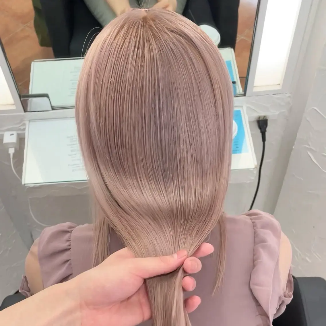 ロング カラー ベージュカラー ブリーチ ケアブリーチ デザインカラー ハイトーンカラー ヘアカラー トリートメント ブリーチなしピンク 赤井龍斗のヘアスタイル