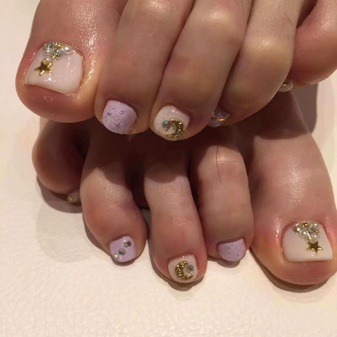 ネイル フットネイル 鈴木 ゆいのネイルデザイン