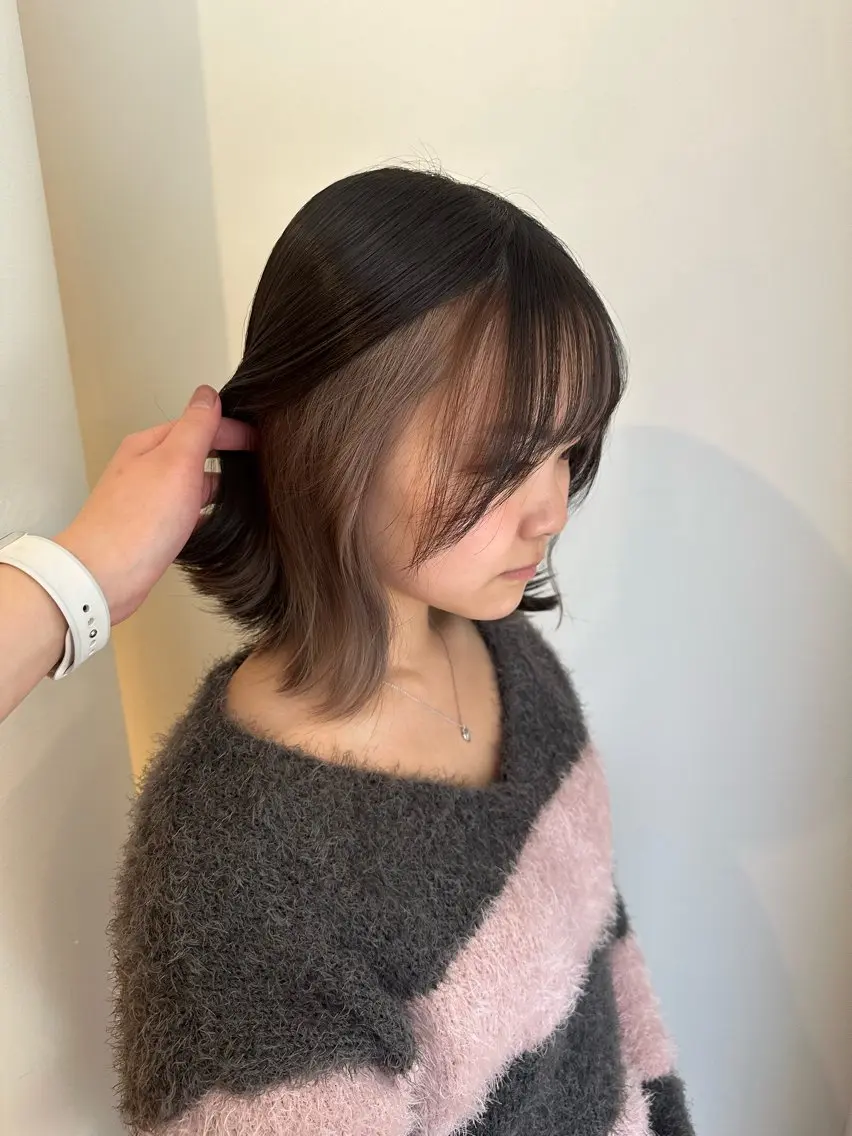 セミロング 安丸 結夏のヘアスタイル