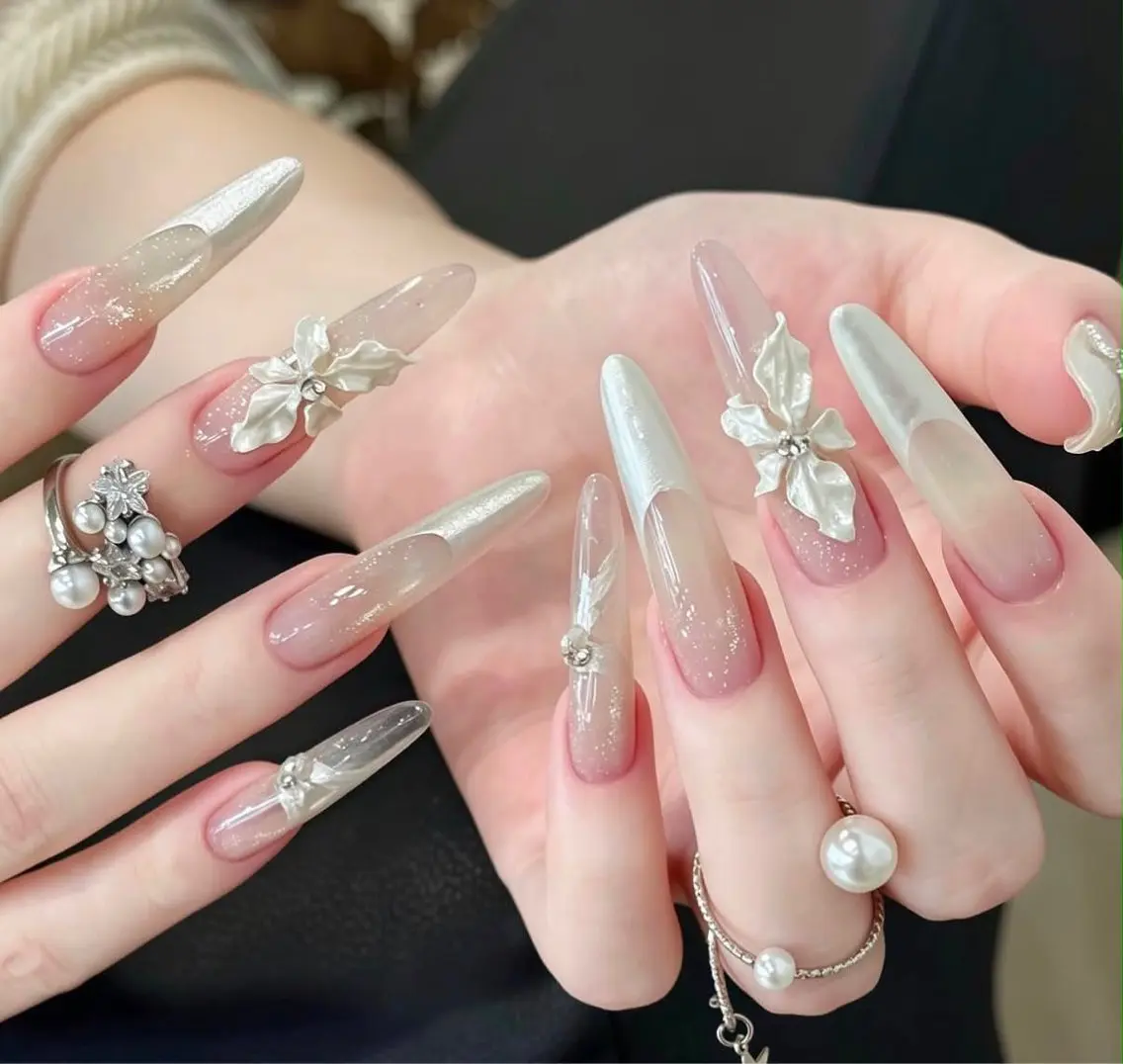 ネイル ハンドネイル ハンドケア Aria Nail Beautyのネイルデザイン