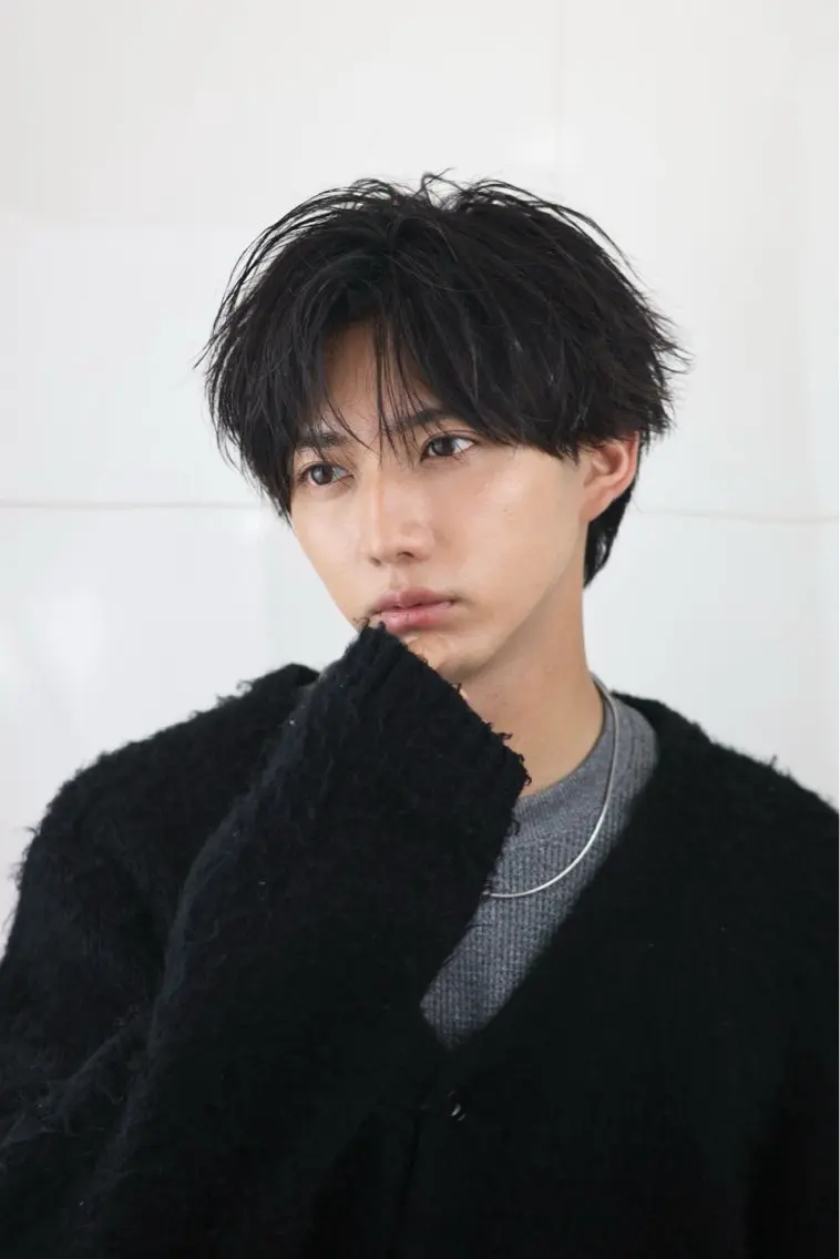 ミディアム メンズ 黒田 竜雅のヘアスタイル