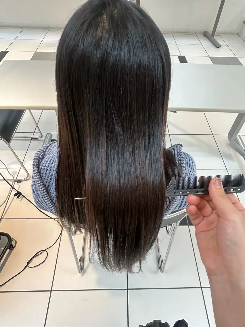 セミロング 未羽 カラーのヘアスタイル