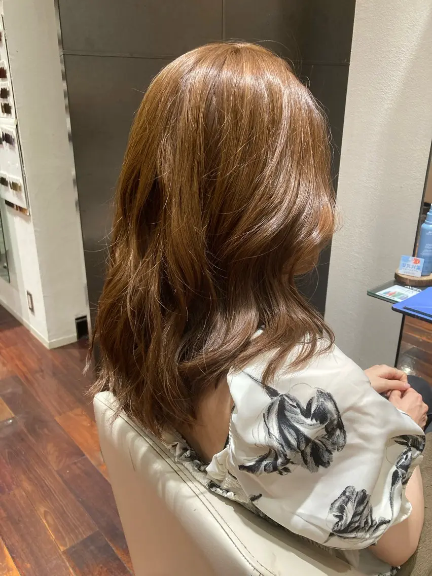 ミディアム 成沢 モニカのヘアスタイル