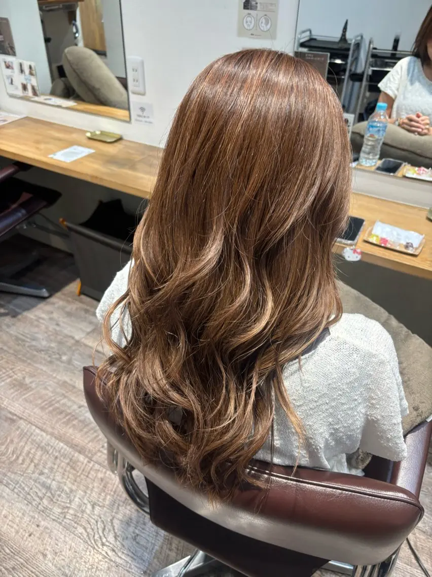 ロング カラー 透明感カラー ハイライトカラー ハイライト 湘南台/ハイライト /レイヤーカットのヘアスタイル