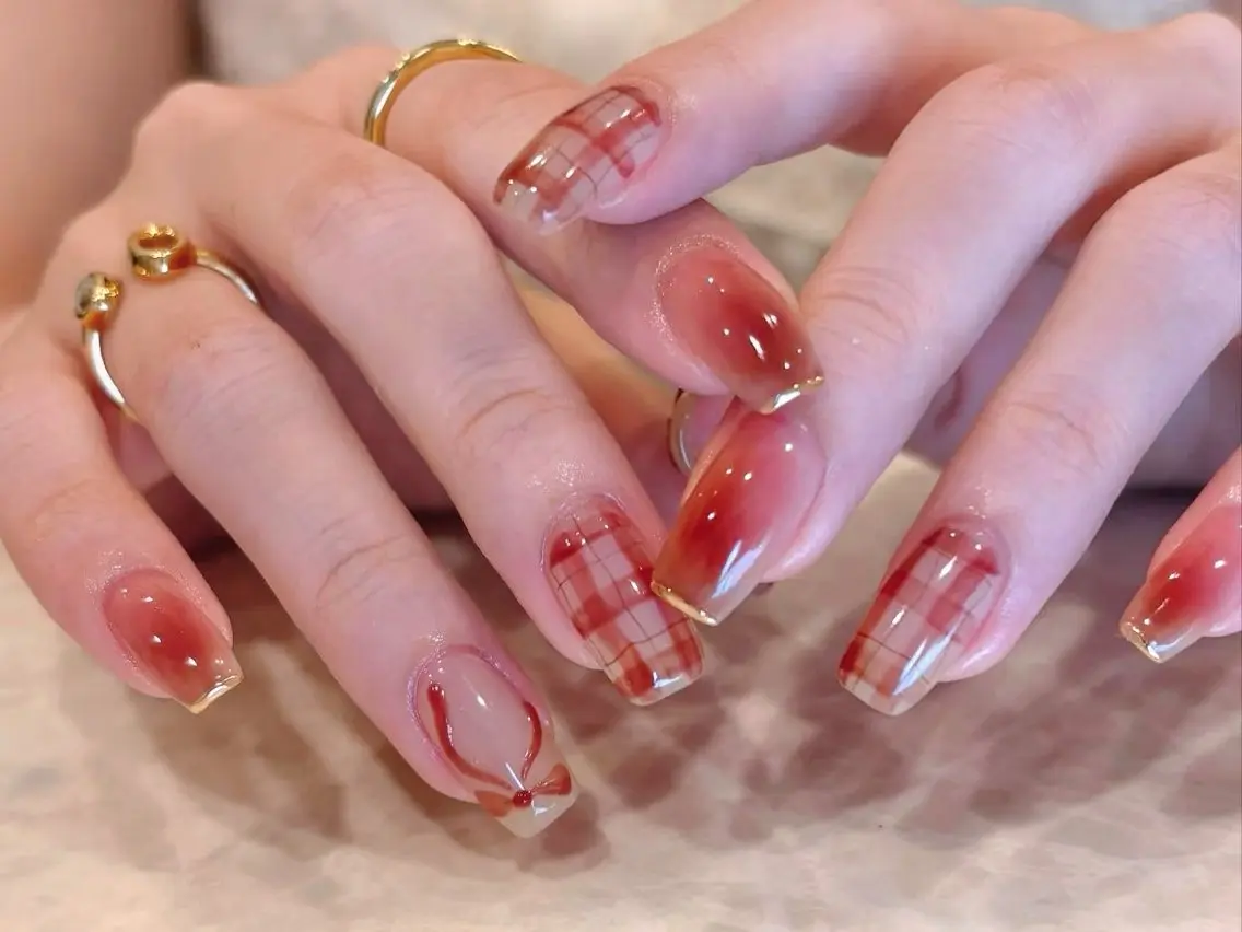 メンズ ネイル メンズ韓国風 べっ甲ネイル ボルドー ブラウン チークネイル ハンドネイル ハンドケア NEW NAIL 池袋🔥🧲のネイルデザイン