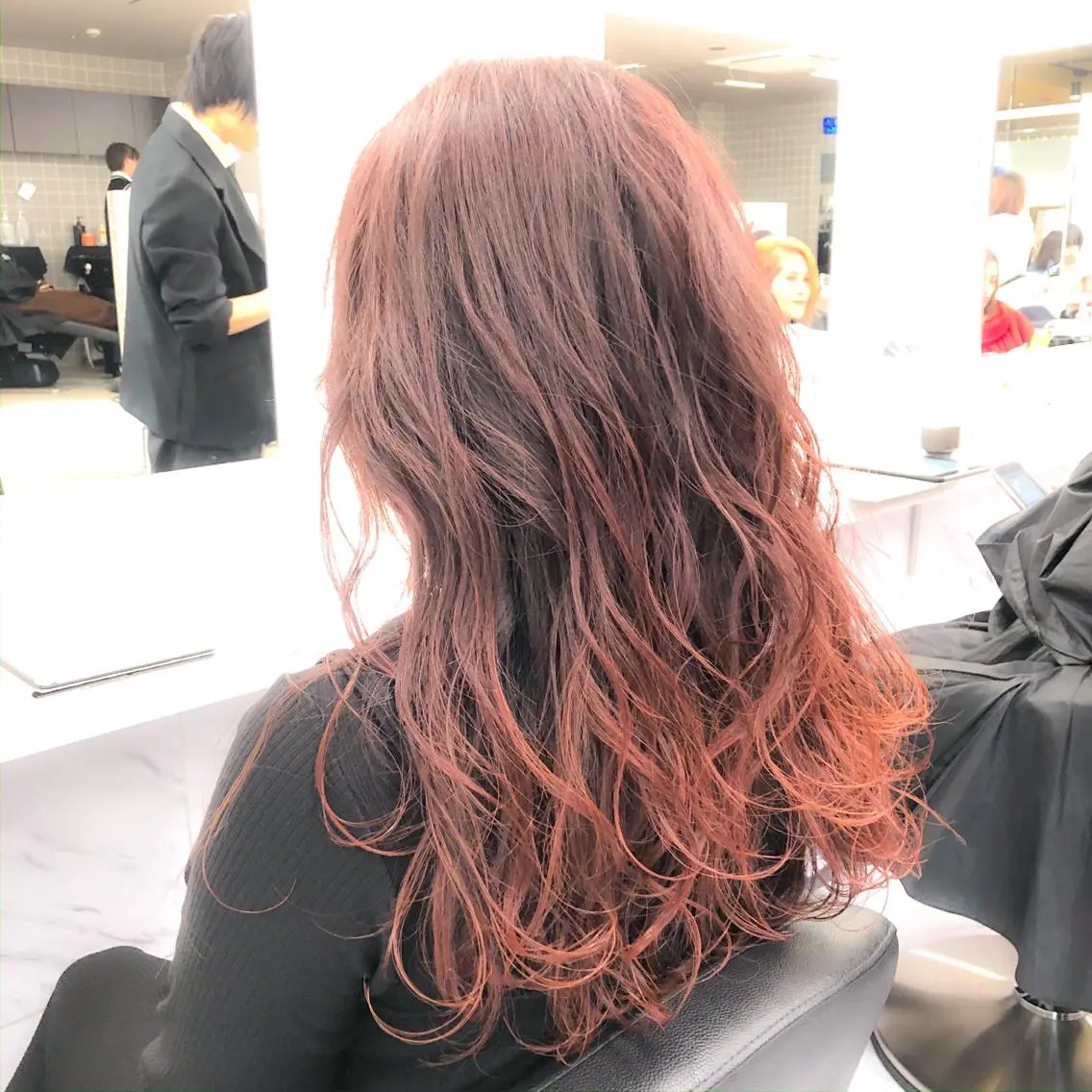ロング ハイトーン×レイヤー カットTAKUMIのヘアスタイル