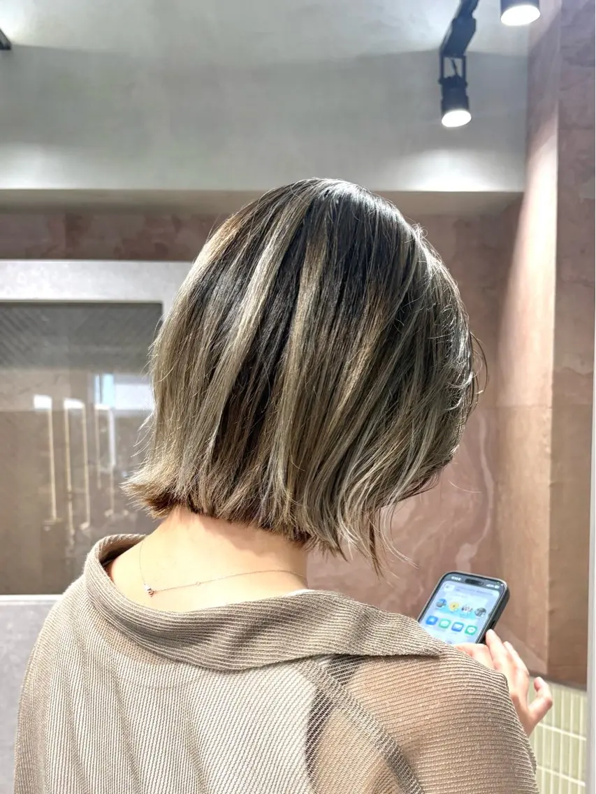 ショート カット ヘアカラー トリートメント 🩵縮毛矯正/ブリー チ/髪質改善/いつかのヘアスタイル