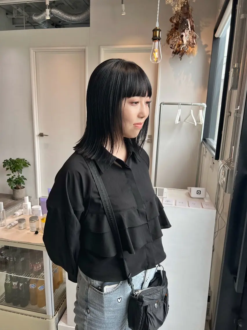 ミディアム カラー 松坂 真衣のヘアスタイル